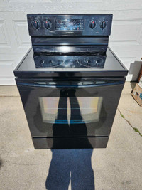 Stove,oven, range Samsung 30"Model 2022. Like new. Black.