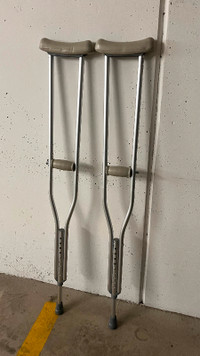 crutches, adjustable, padded