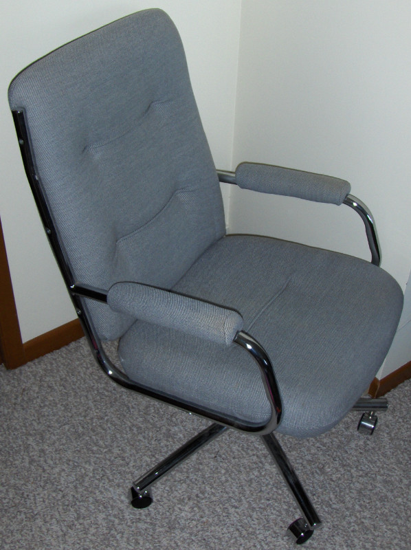 Executive Office / Computer Chair - clean! in Chairs & Recliners in Hamilton