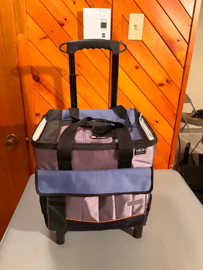 Sac réfrigérant, portatif sur roulette et poignées