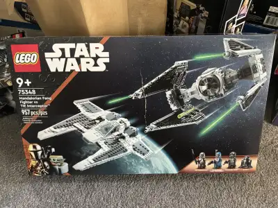 Mandalorian Fang Fighter vs Tie Interceptor Brand New (cheaper due to damaged box, see pic) if inter...