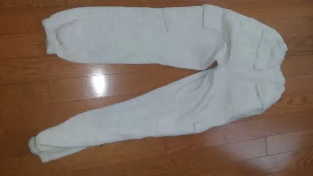 Women's sweatpants size XS in Women's - Bottoms in Oshawa / Durham Region - Image 4