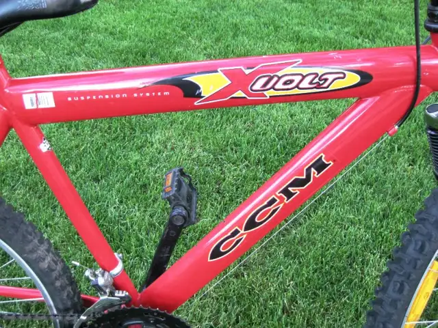 Adult or Teen Size CCM X-Volt 18 Speed 20" Frame Road Bike in Road in Kitchener / Waterloo - Image 3