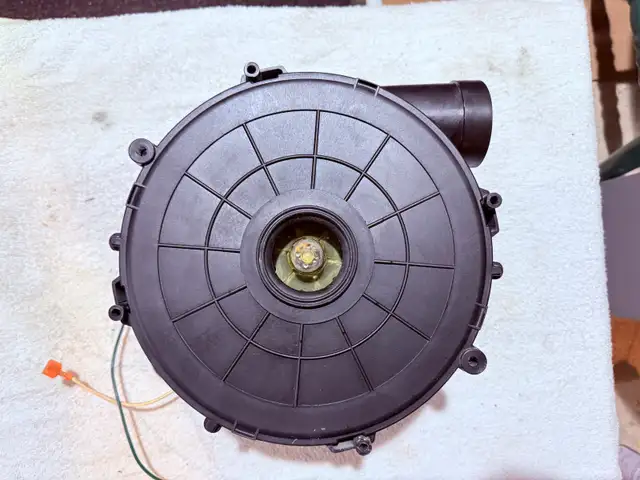 Fasco 7021-10928 Furnace Draft Inducer Motor. in Heating, Cooling & Air in Markham / York Region - Image 5