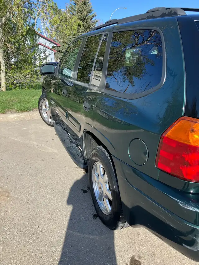 2004 gmc envoy in Cars & Trucks in Calgary - Image 3