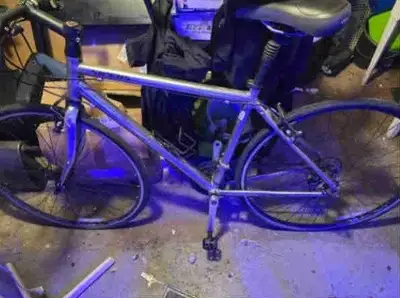 This is a used like new Sirrus Specialized Sport bike, great for city commutes or leisurely rides. I...