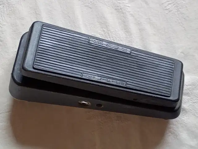 Cry Baby Wah Wah Pedal in Amps & Pedals in Owen Sound - Image 4