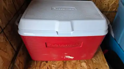 Rubbermaid cooler, View more