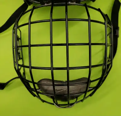 Bauer FM2500 Medium Hockey Cage , View more