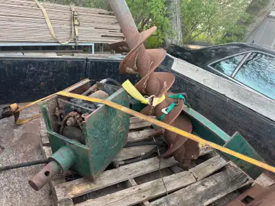 Selling a skid steer / bobcat hydraulic auger with a 12” bit you can also use on a mini excavator Si...