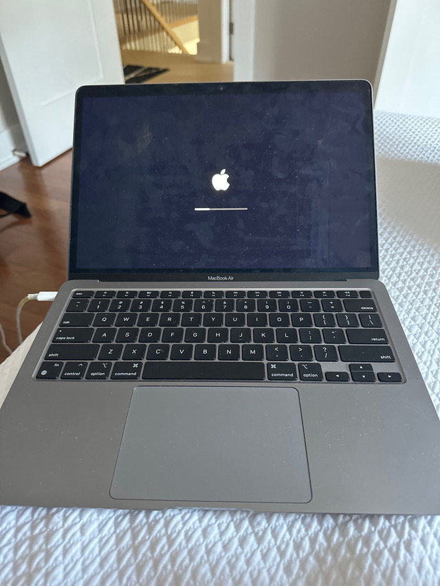 2019 Mac Book Pro in Laptops in City of Toronto