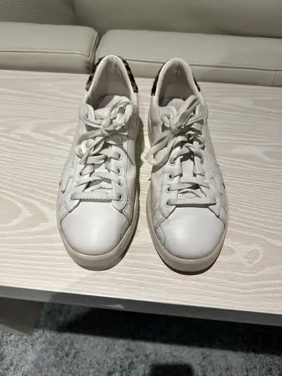 Golden Goose Pure-Star, View more