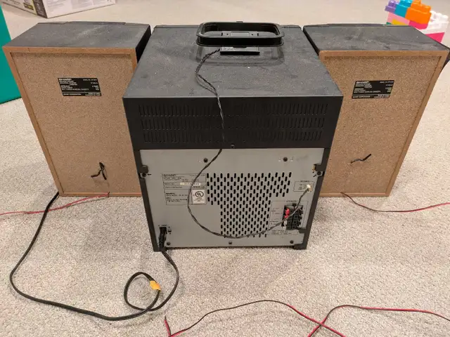 Sharp Stereo System in Stereo Systems & Home Theatre in City of Toronto - Image 4