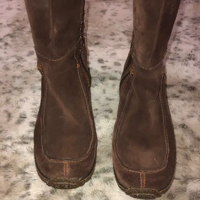 Timberland Leather Winter Boots Womens Size 7.5M  in Women's - Shoes in Calgary - Image 7