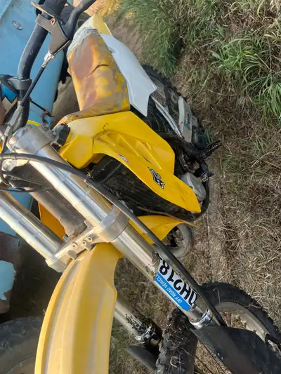 1991 rm 125 runs and drives $2000 1982 rm125 runs and drives $1750 Selling our old bikes as we haven...