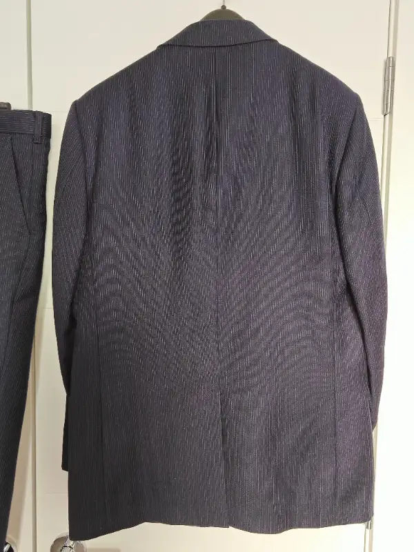 Wm H Leishman Men Formal 3 Piece Wool Suit - 42 Jacket 34 Pants in Men's in Calgary - Image 4