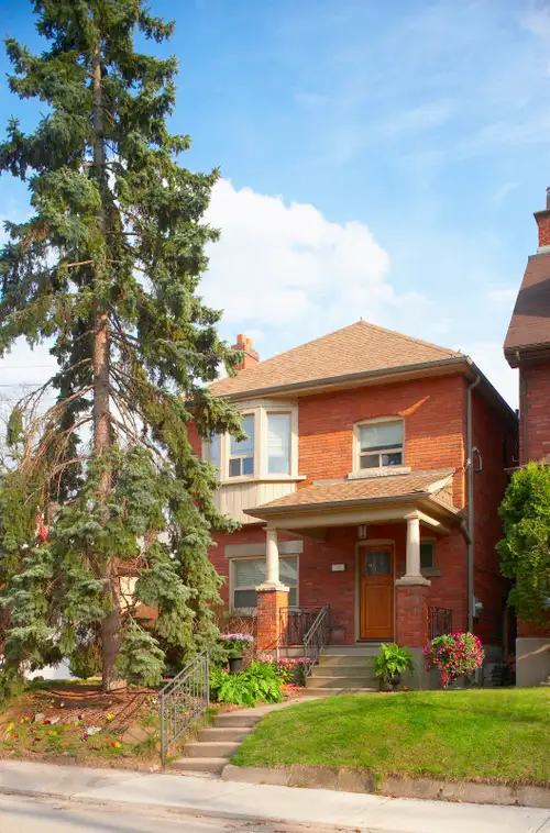 High Park Charm High Park triple mint. Exceptional basement apartment, new reno. Open concept kitche...