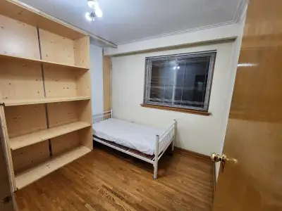 ROOM ON MAIN LEVEL IN MALTON NEAR WESTWOOD MALL