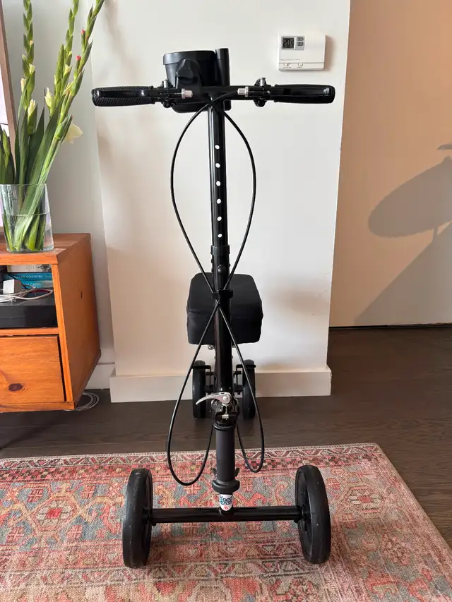 Knee Rover with memory foam pad in Health & Special Needs in City of Toronto - Image 5