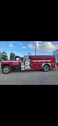 Ford F-800 Pumper Fire Truck 