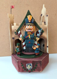 New Decorative" Nutcracker in Castle" with Music and Motion (2)