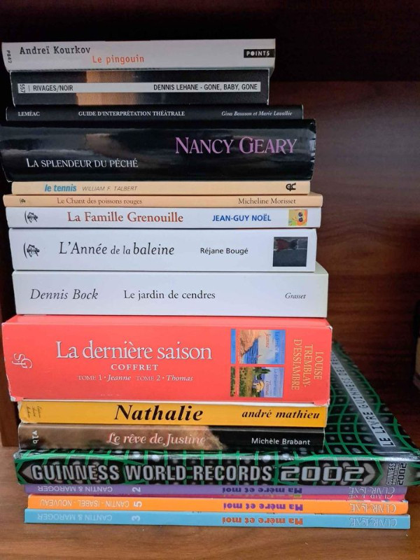 30 livres/30$ dans Ouvrages de fiction  à Ville de Québec