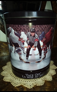 Collectible hockey popcorn tin