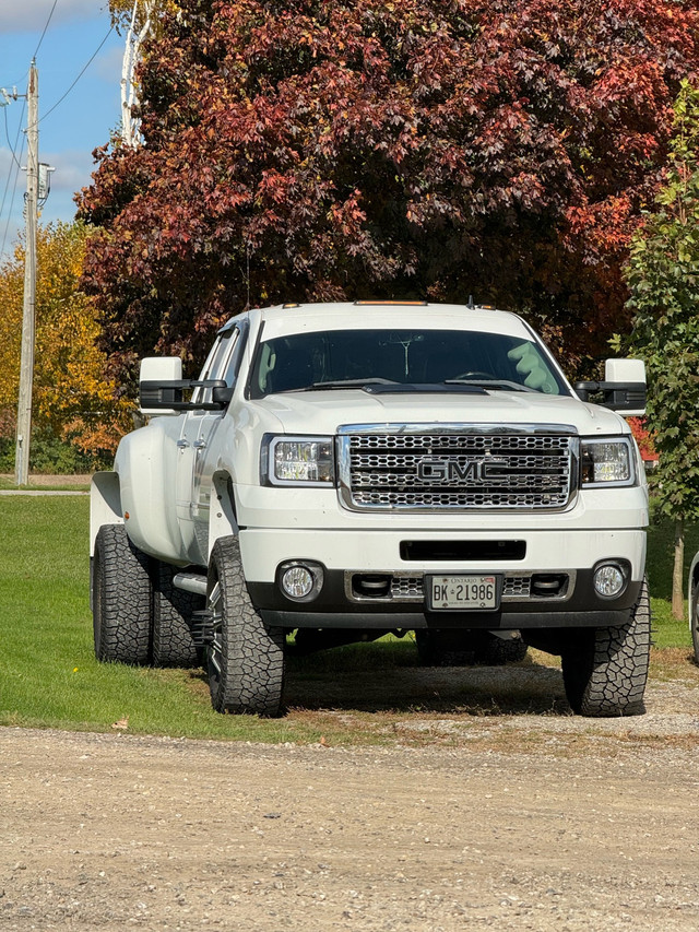 2008 GMC Sierra 3500HD Denali Clone – Duramax 4x4 Dually in Cars & Trucks in London
