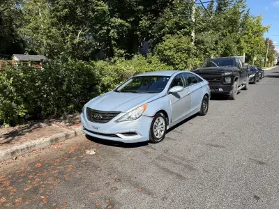 Hyundai Sonata GL 2011, argent, moteur 2.4L automatique - seulement 80 487 km (photo de l'odomètre à...