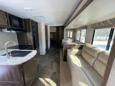 2018 Keystone Bullet Ultra Lite 287QBS – Bunkhouse | Sleeps 10 | Outdoor Kitchen Top Highlights: • S...