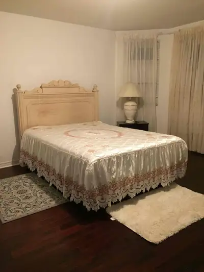 FEMALE ONLY ROOM FOR RENT IN AJAX - FURNISHED NO SMOKING/PETS WALKING DISTANCE TO BUS STOP 5 MIN DRI...