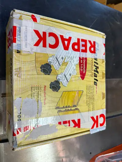 Chestmate Dovetail jig. Makes Dovetails and Box joints of any size. All of the parts are in the box...