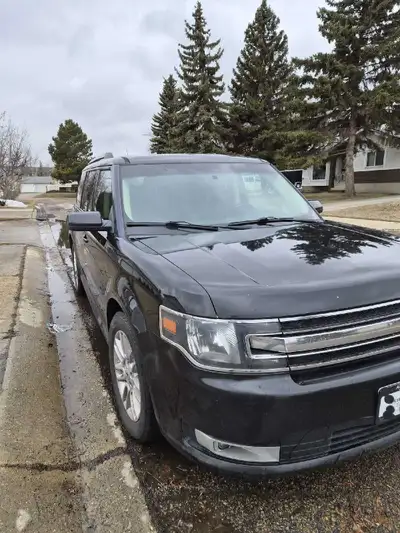 2013 Ford Flex SEL AWD, 7 Passenger, 3.5l V6, Apple CarPlay & Android Auto, factory DVD player for t...