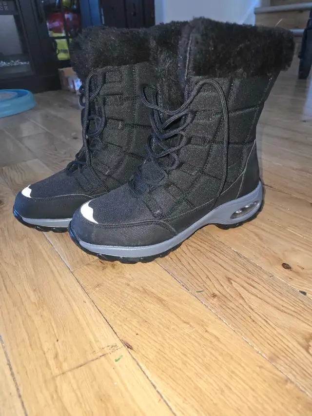 Womens warm winter boots in Women's - Shoes in Edmonton - Image 2