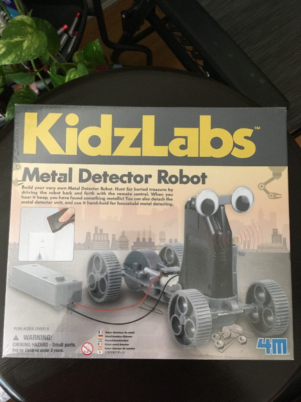 Metal Detector Robot Kidz Labs New in Toys & Games in Markham / York Region