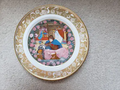 Grimm's Fairy Tales Plates from 1978 by Franklin Mint - 8" plates with 24 K borders. All twelve plat...