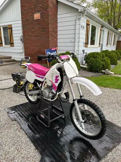 Selling a very clean yz80 that has always been stored inside washed after every ride and never negle...