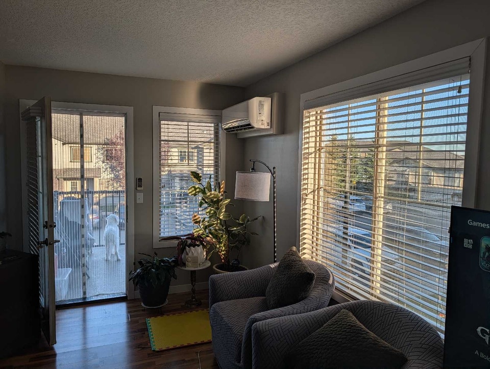 Harbour Landing- 2 Bed, 1 Bath with 2 parking spots 5