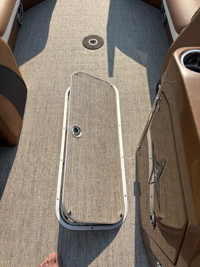 2021 25 FOOT BERKSHIRE PONTOON 25E STS 3.0. LIKE NEW in Powerboats & Motorboats in Penticton - Image 10