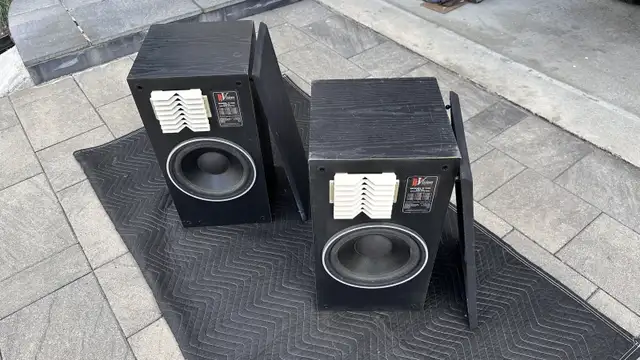 [$50] - VISION ACOUSTICS V700 SPEAKERS in General Electronics in Markham / York Region - Image 2