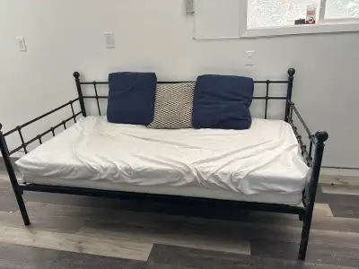 Black medal day bed 78” x 40”, could possibly deliver $50.