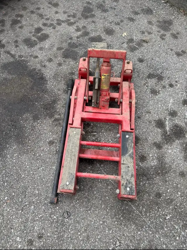 motorcycle lift in Other in Oakville / Halton Region - Image 2