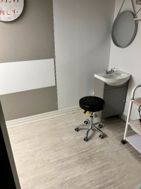 BEAUTY ROOM FOR RENT / EYELASH BED RENTAL