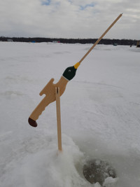 Ice fishing tipups 