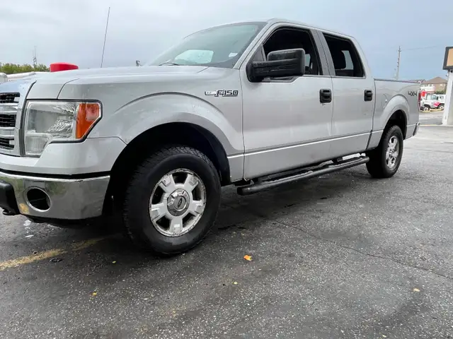 2014 F150 5 L V8 4 x 4 work truck