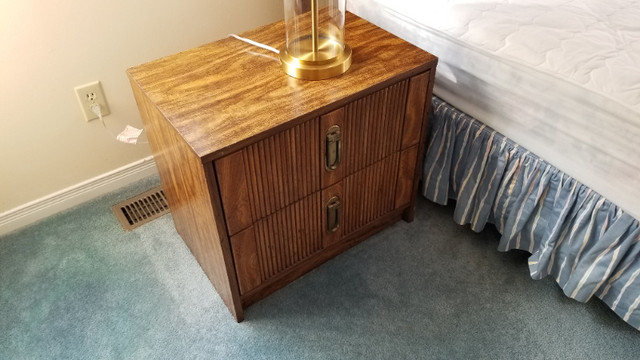 Vintage Bedroom Set in Dressers & Wardrobes in Ottawa - Image 2