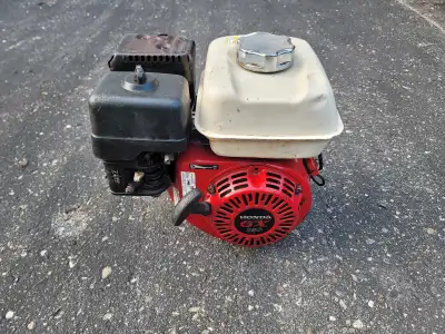 I'm selling a Honda GX160 4HP small engine, perfect for various applications! This is a used engine,...