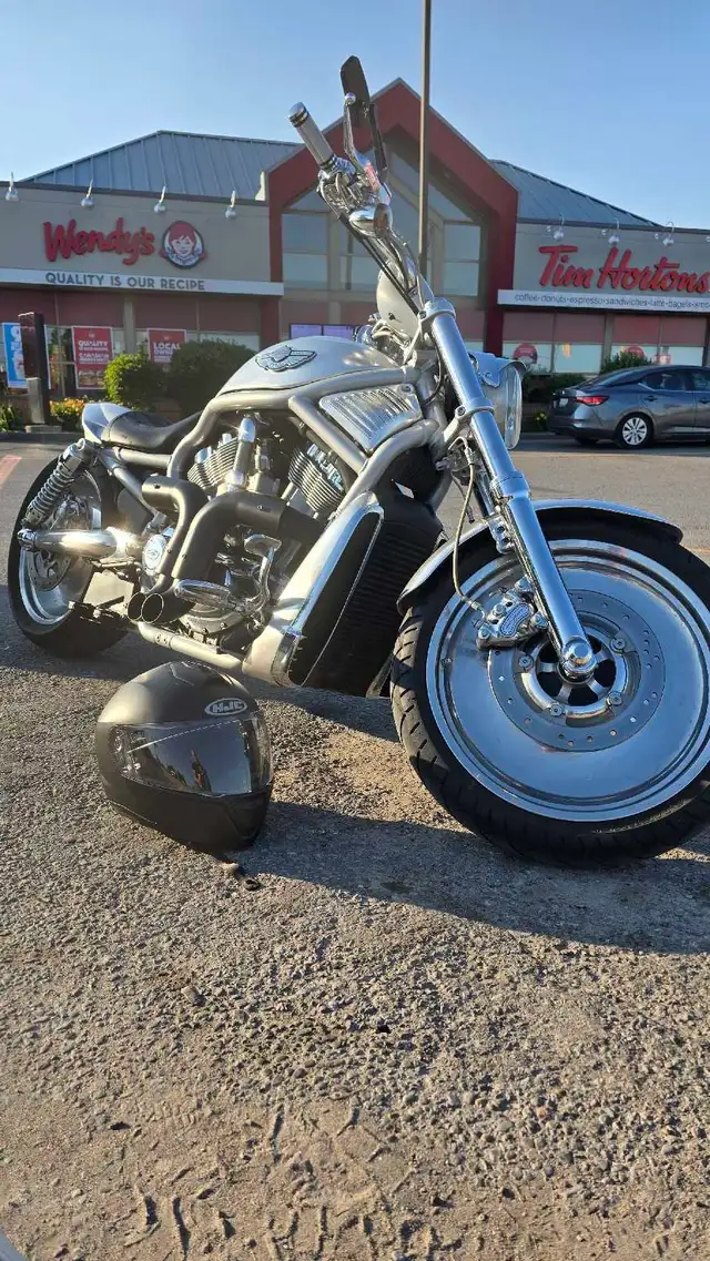  2003 Harley‑Davidson V‑Rod — 100th Anniversary Edition  in Sport Touring in Oshawa / Durham Region - Image 3
