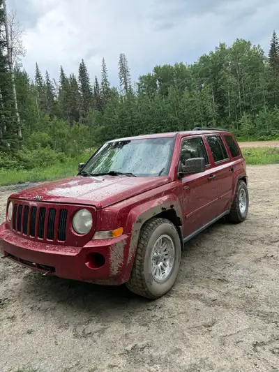 2008 jeep patriot, 230,000km and climbing, it’s my daily, I moved to a new place and in need of a pi...