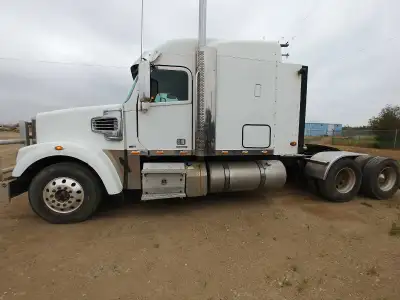 2012 Coronado with 1.1 mil km dd15 , def deleted. Needs safety, currently registered under farm plat...